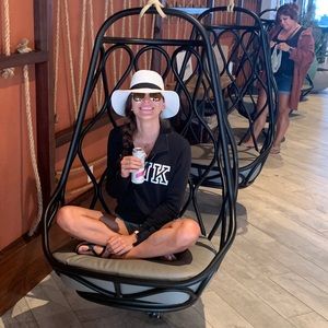 Meet your Posher, Stacey